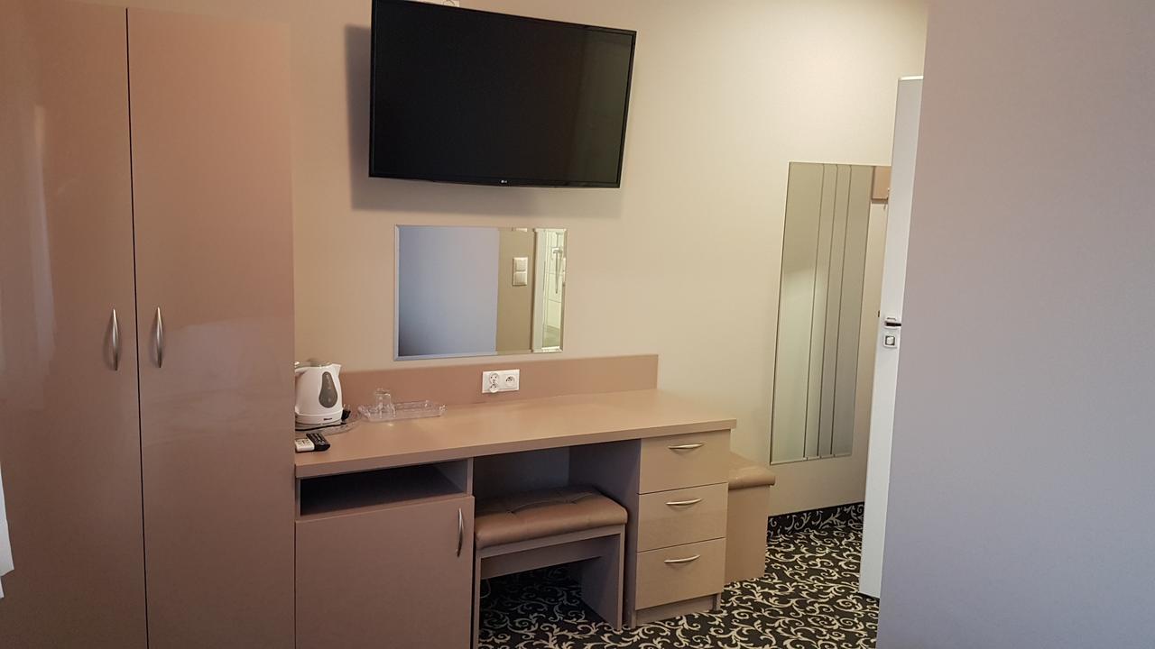 Hotel Gutland Wysokie Mazowieckie Kültér fotó